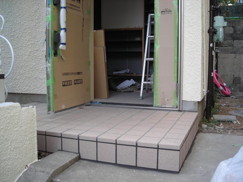 Entrance. Sort paste entrance porch tile