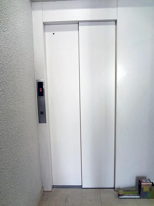 Other.  ◆ From the parking lot to the house by elevator! Shopping luggage Ya, Very convenient for those who elderly!