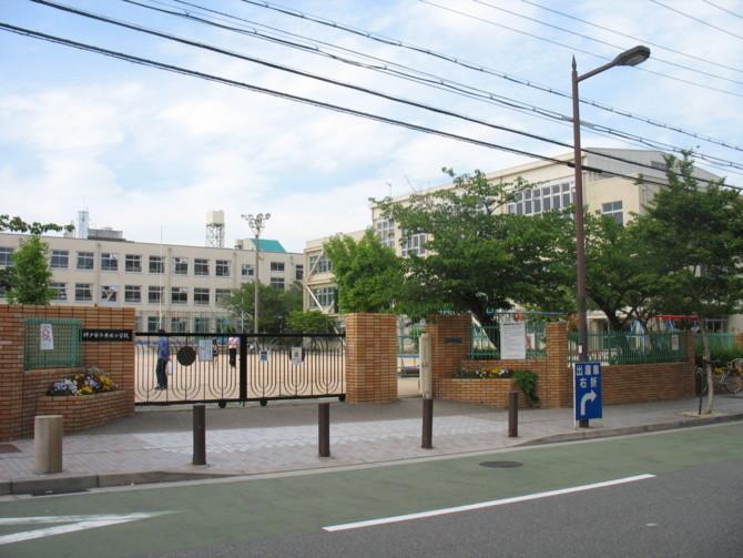 Primary school. 253m to Kobe City Tarumi Elementary School