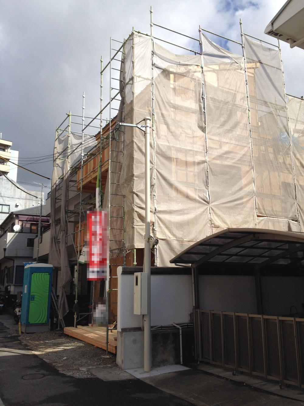 Local photos, including front road. Local (11 May 2013) Shooting