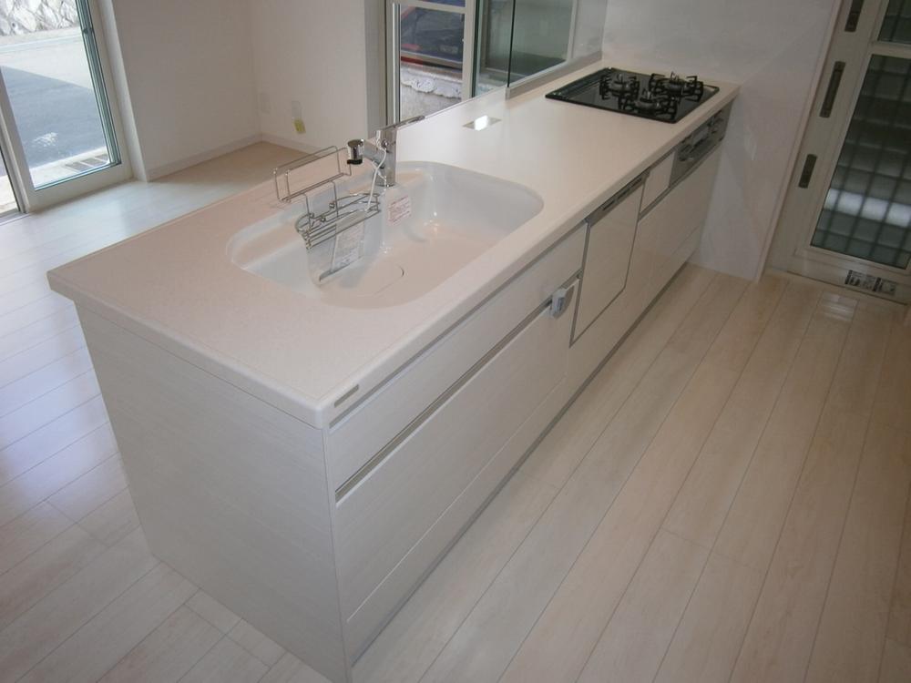 Kitchen. Kitchen living room floor is also clean and full of a feeling of space in the white