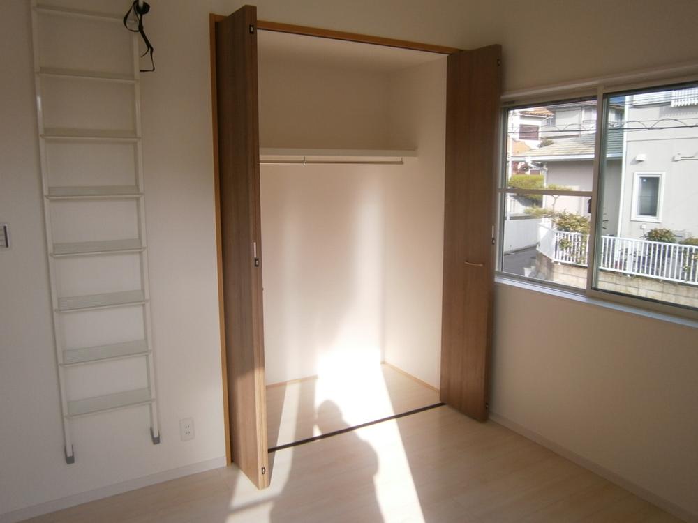 Receipt. Storage of each room is attractive! You can use spacious rooms area and stored securely