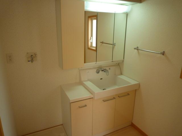 Wash basin, toilet. Indoor (September 2013) Shooting