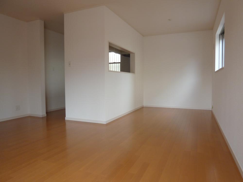 Same specifications photos (living)