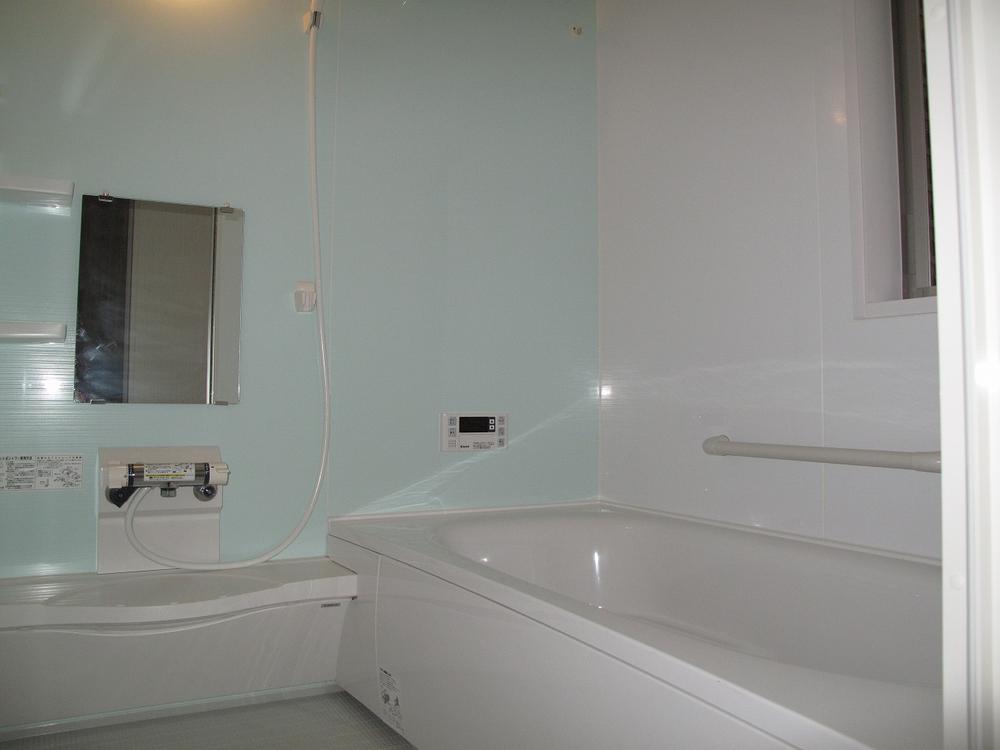 Same specifications photo (bathroom)