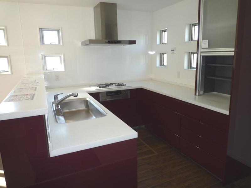 Kitchen. Indoor (11 May 2013) Shooting