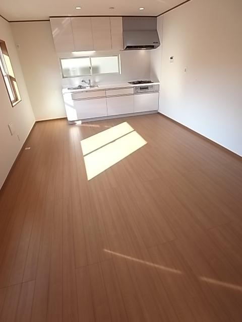 Same specifications photos (living)