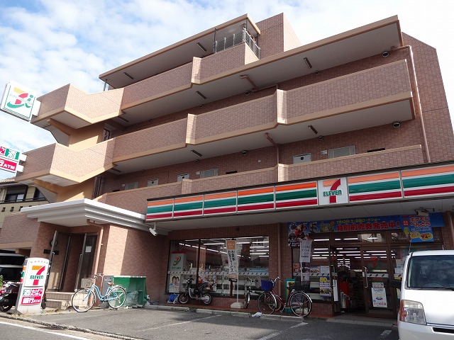 Convenience store. Seven-Eleven Kobe Goshikiyama store up (convenience store) 297m