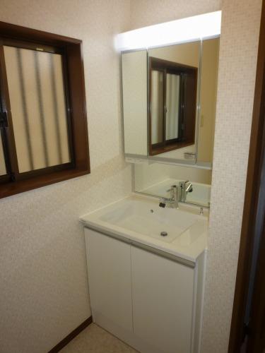 Wash basin, toilet. Indoor (11 May 2013) Shooting