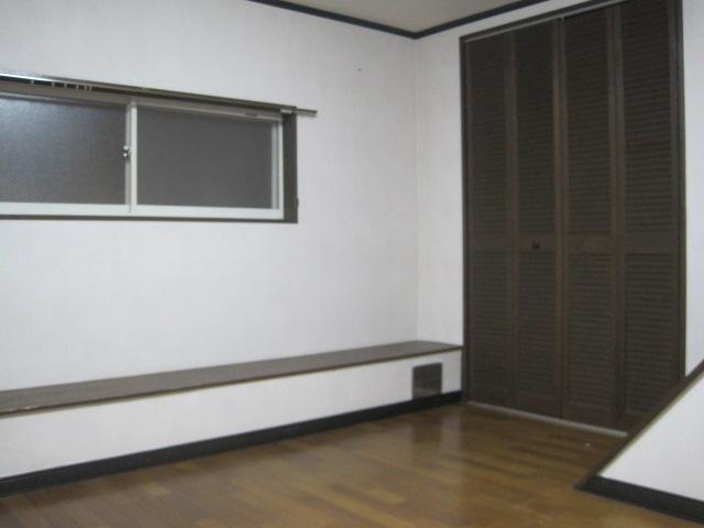 Other room space. 1 Kaiyoshitsu