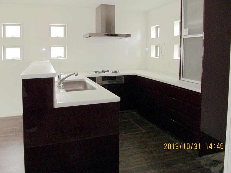 Kitchen. Local (11 May 2013) Shooting Commitment kitchen! 