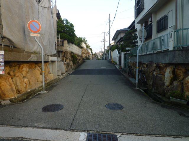 Local photos, including front road. Local (11 May 2013) Shooting