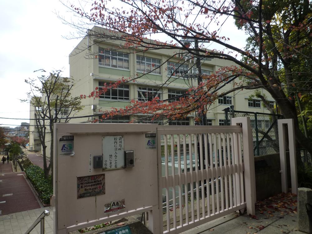 Junior high school. 971m to Kobe Maiko junior high school