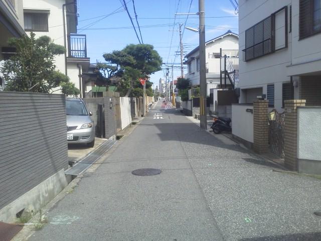 Local photos, including front road. Local (11 May 2013) Shooting