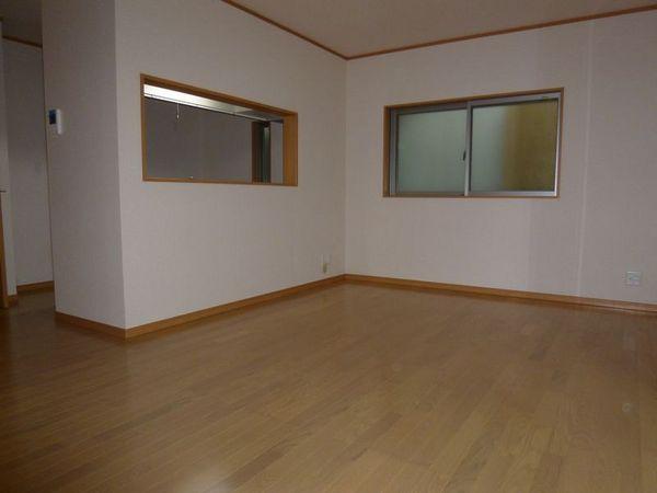 Living. Spacious 16.5 Pledge