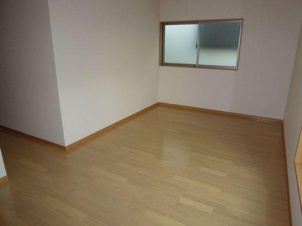 Non-living room. Western-style 9.25 Pledge