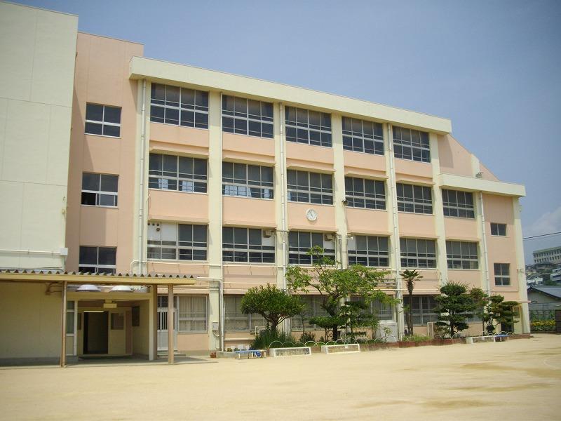 Primary school. 197m to Kobe Municipal Chiyogaoka Elementary School