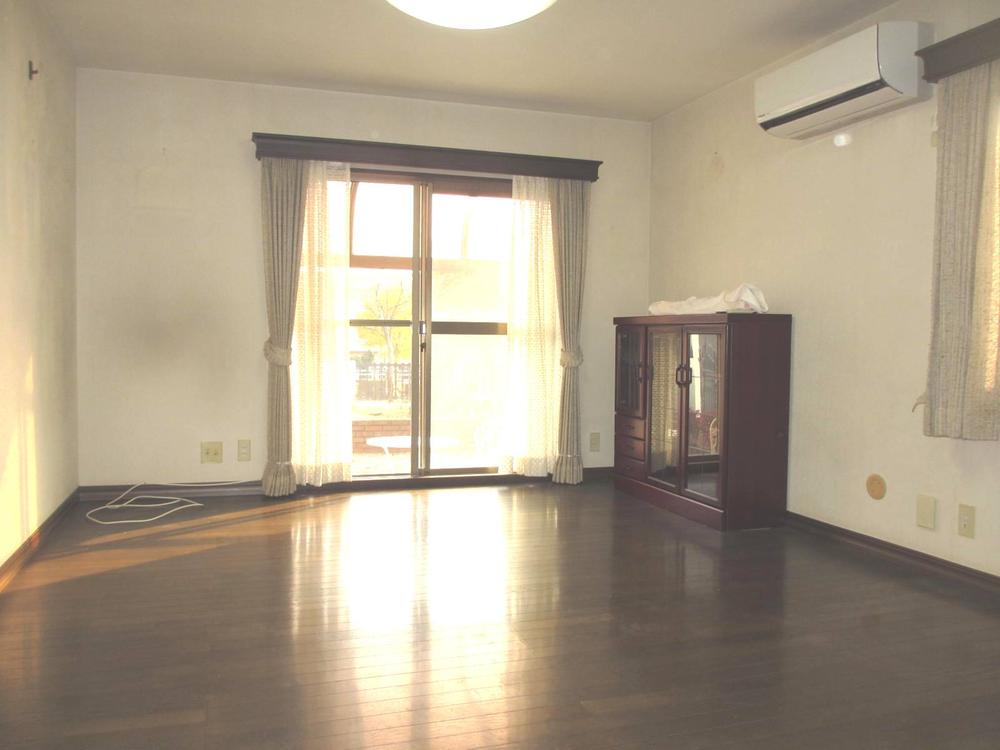 Living. Indoor (12 May 2013) Shooting