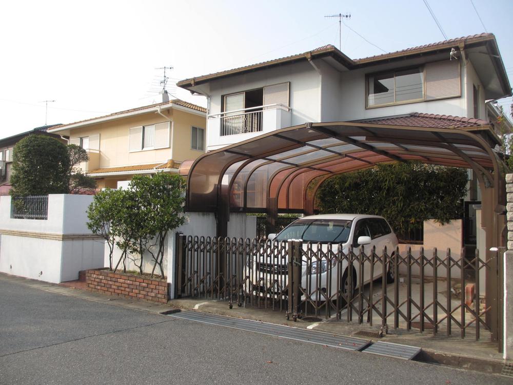 Local appearance photo. Local (12 May 2013) Shooting