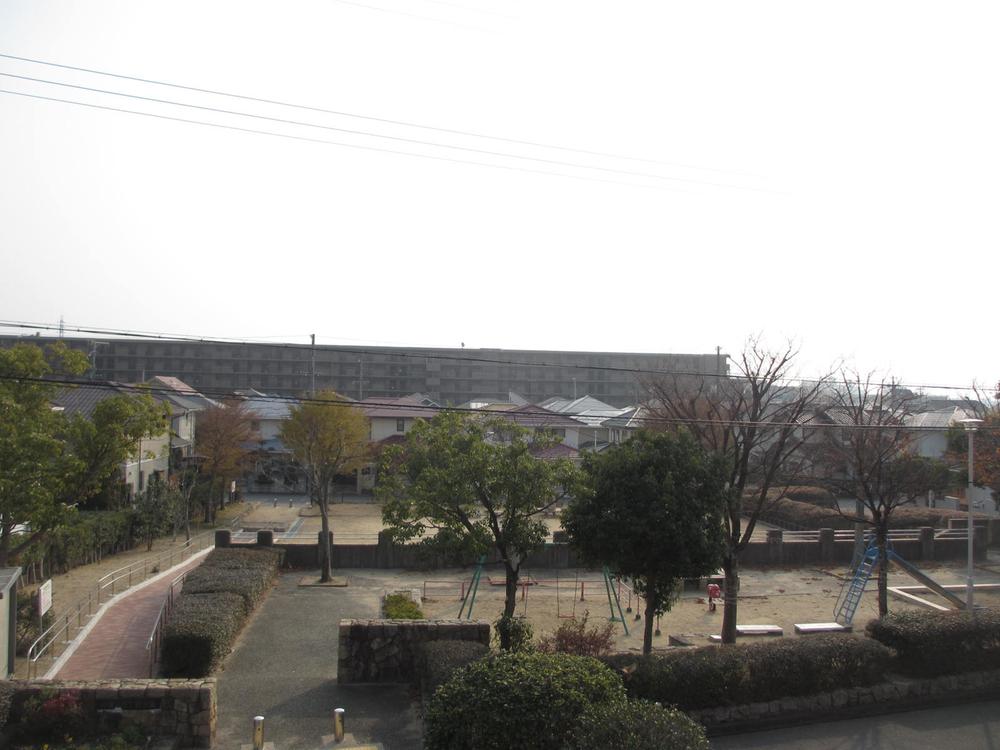 View photos from the dwelling unit. View from the site (December 2013) Shooting