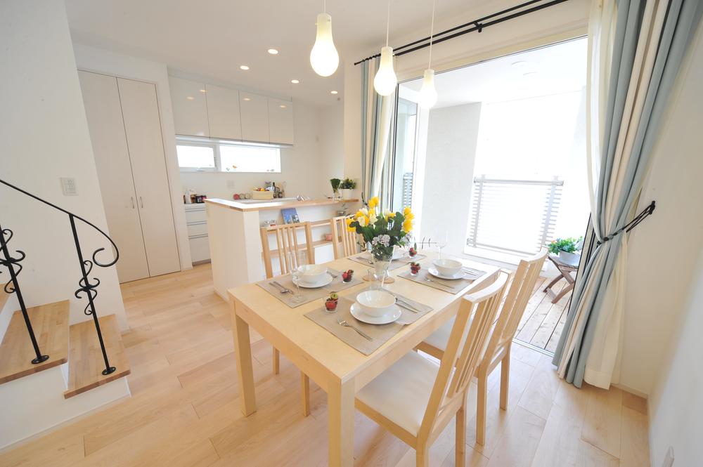 Building plan example (introspection photo).  ■ dining ■ Easy-to-use migration flow line that could spin the figure eight around the stairs. To extend the table until the second dining in the sunny holiday, You may also wish to try to spend to think think or taste the cafe mood. 