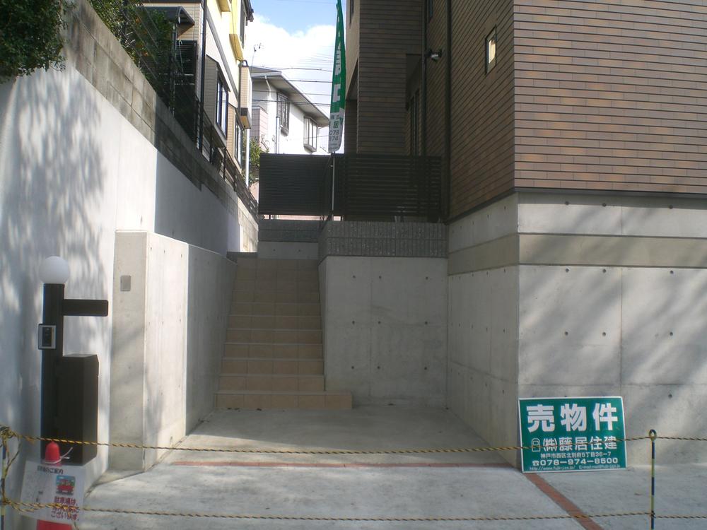 Parking lot. (Newly built single-family) Manabigaoka 1-chome ・ Parking Lot ~ Entrance porch