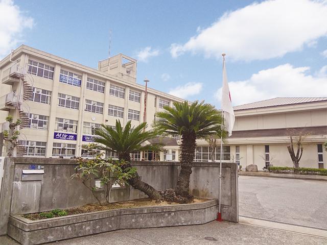 Junior high school. 1100m to Kobe Municipal Hontamon junior high school