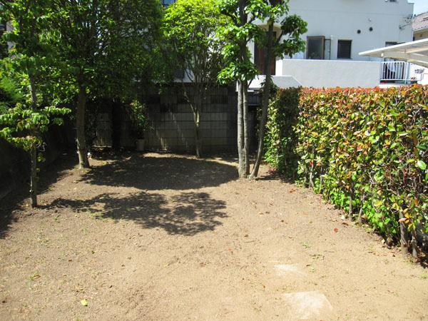 Garden. Local (May 2013) Shooting