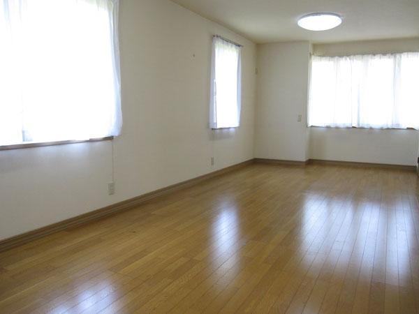 Non-living room. Local (May 2013) Shooting