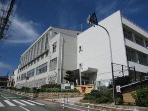 Primary school. Kasumigaoka 300m up to elementary school