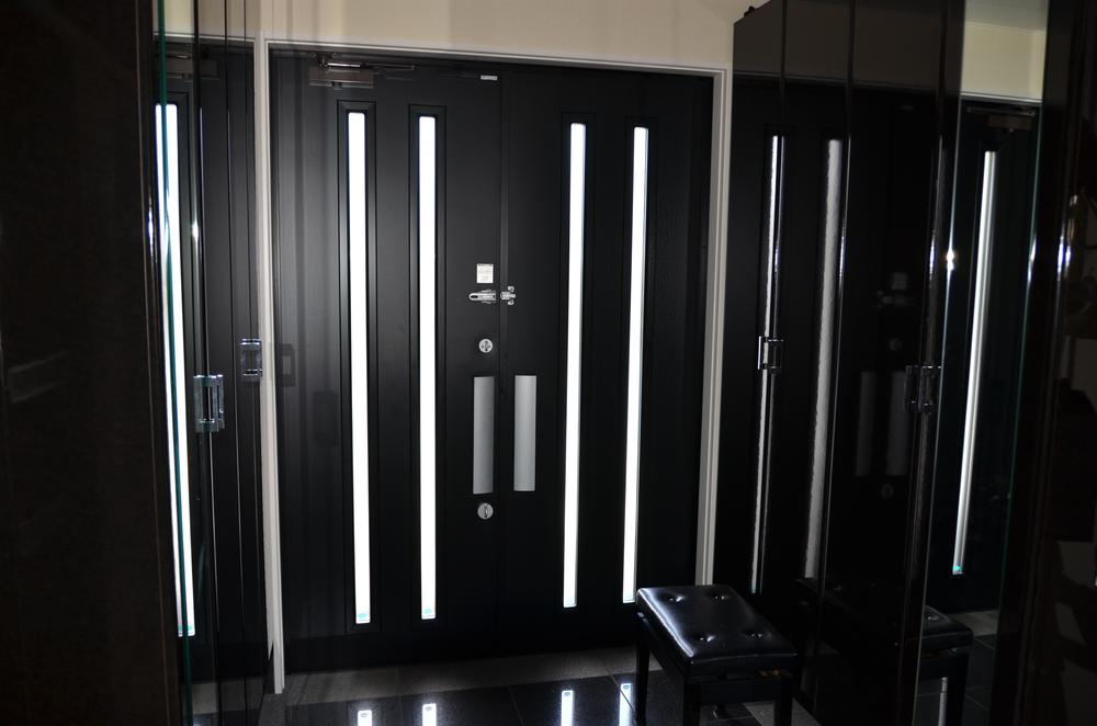 Entrance. Local (July 2012) shooting