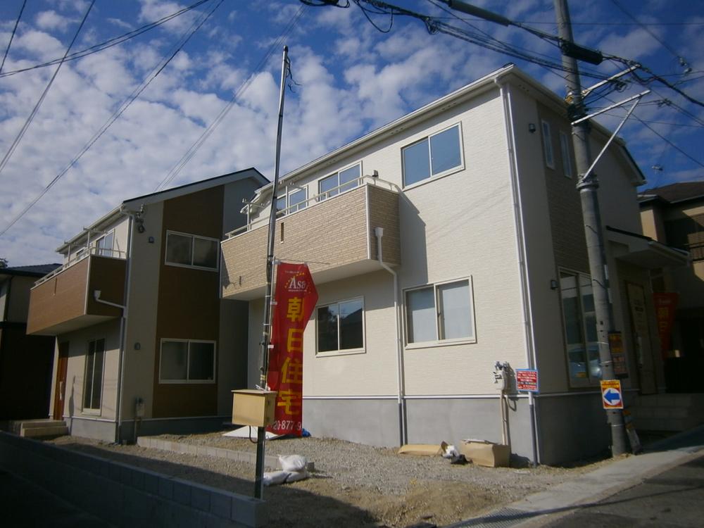 Local appearance photo. Good per sun on the south-facing balcony