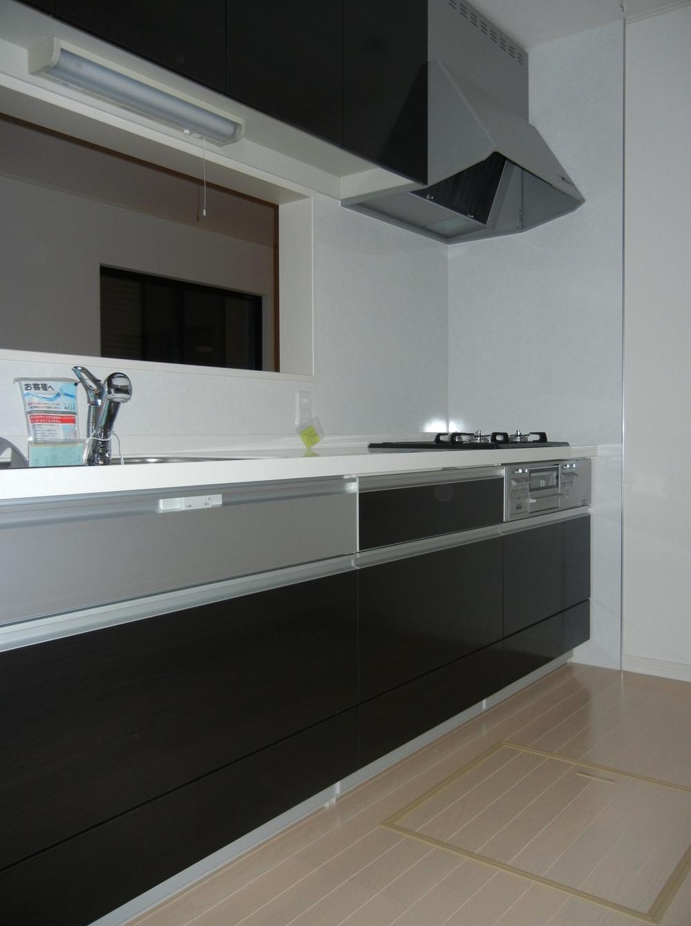 Same specifications photo (kitchen)