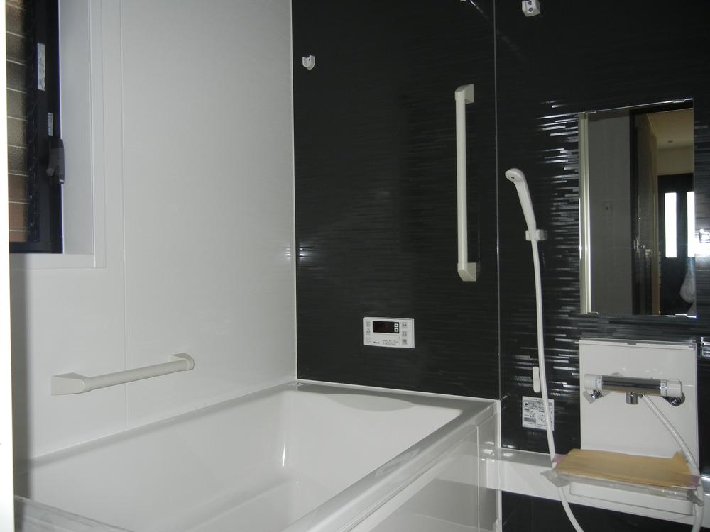 Same specifications photo (bathroom)