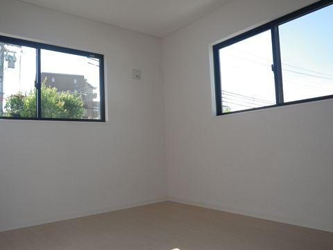 Non-living room. The company construction cases