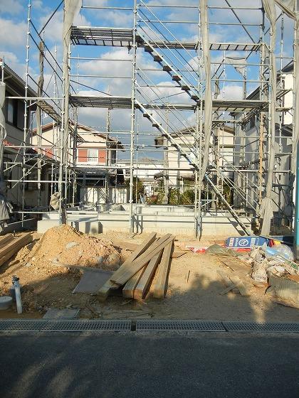 Local photos, including front road. Local (11 May 2013) Shooting