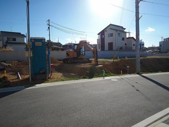 Local photos, including front road. Local (10 May 2013) Shooting