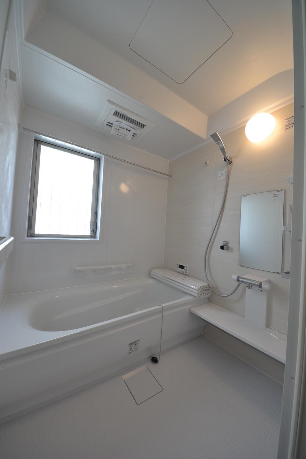 Bathroom. Local (December 26, 2013) Shooting