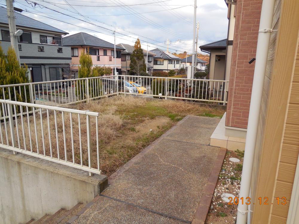 Local appearance photo. Entrance side of the garden