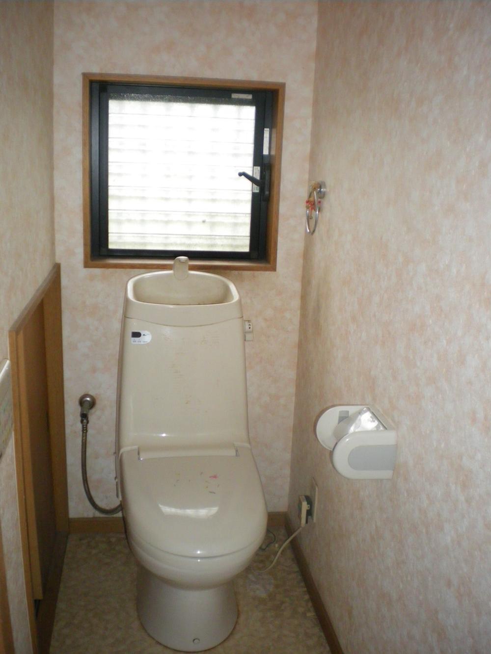 Toilet. Indoor (September 2013) Shooting