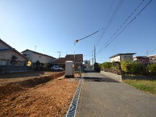 Local photos, including front road. Local (October 12, 2013) Shooting