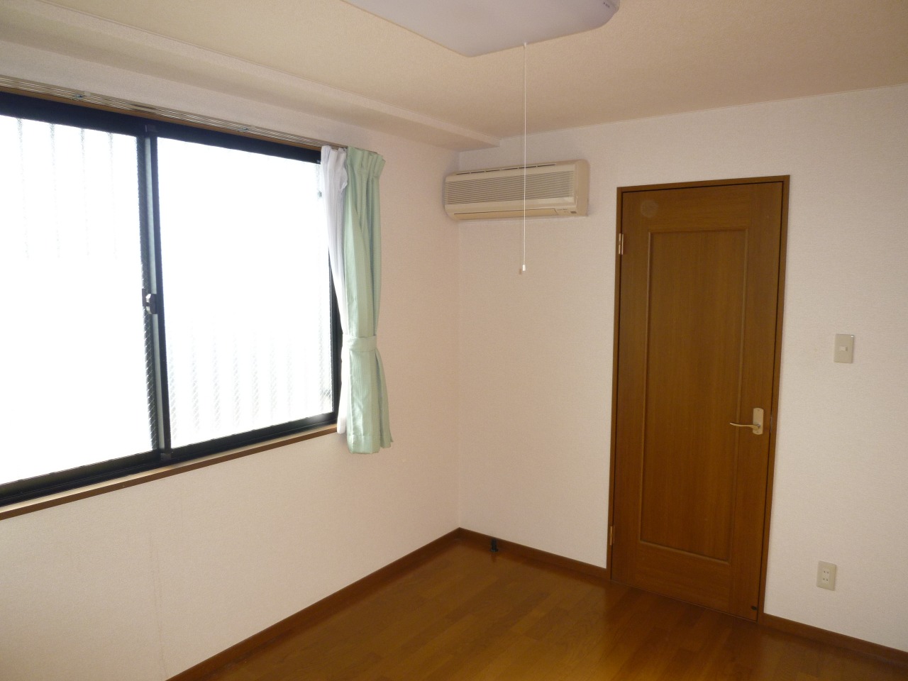 Other room space. Western-style 6 Pledge