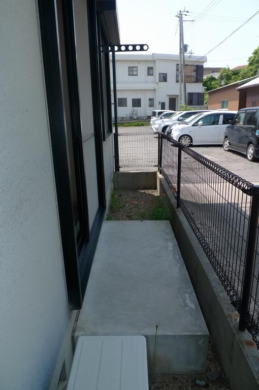 Garden. A separate room is a reference photograph