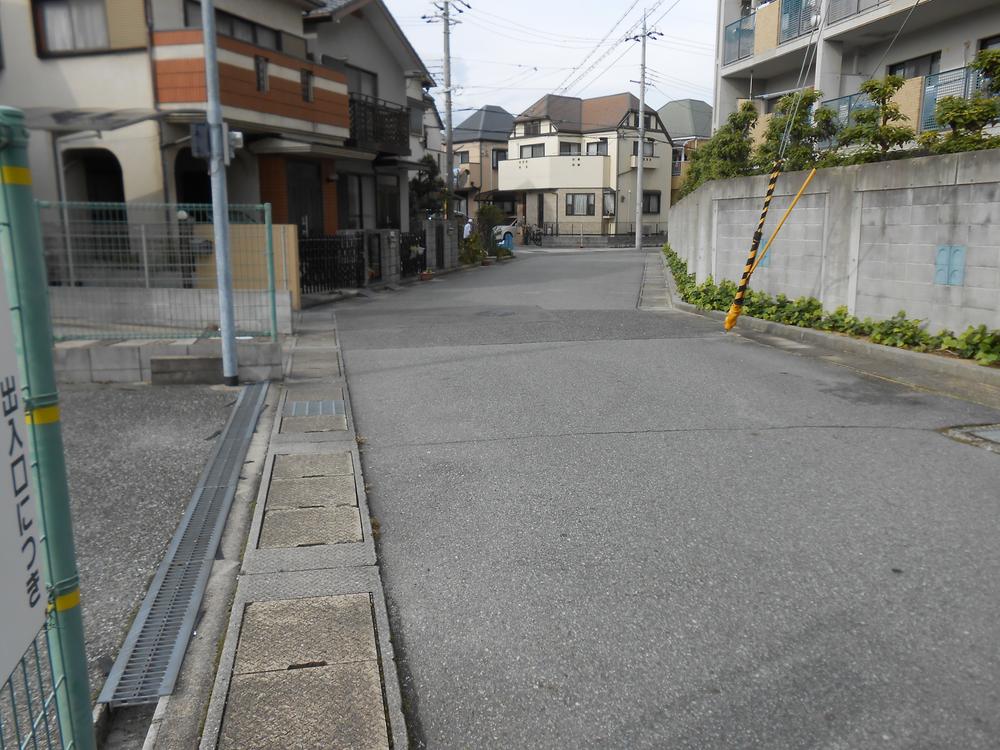 Local photos, including front road. Local (12 May 2013) Shooting