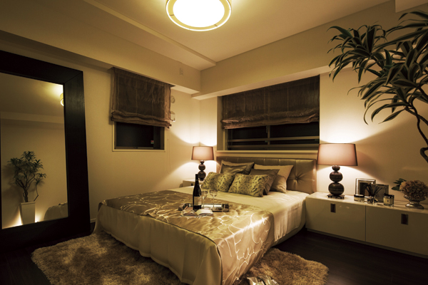 Living.  [Master bedroom] The main bedroom from among the living space spend private moments. Greeted in comfort from the moment you enter, Space to continue deepening peace enough to spend. About 6.3 tatami ~ For about 7 tatami mats is ensured, In addition to the bed, There are also plenty of room size by arranging a side table on both sides. Also, Adopted a capacity rich walk-in closet and space-efficient system storage, Also enrich storability (D type model room)