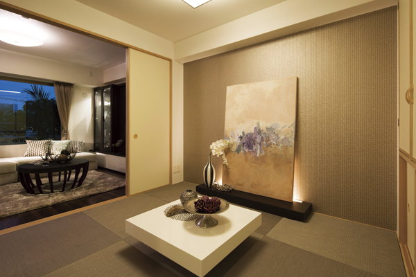 Living.  [Japanese-style room] Secure about 4.5 tatami Japanese-style room to relax and sit down to all mansion. Closet is provided, Consideration to storability. living ・ You can also use as a dining and space integral (D type model room / CG synthesized view photos of the 2013 August shooting from the second floor local equivalent. In fact a slightly different)