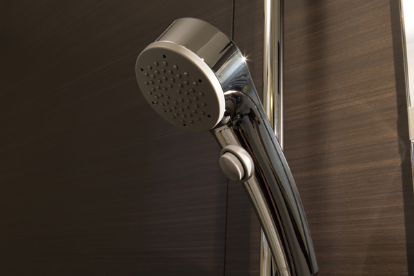 Bathing-wash room.  [Massage shower head] Adjust the head portion of the shower Masu fun Me a shower with massage effect (same specifications)