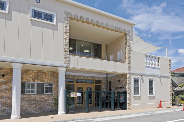 Surrounding environment. Shukugawa dream nursery school (about 230m)
