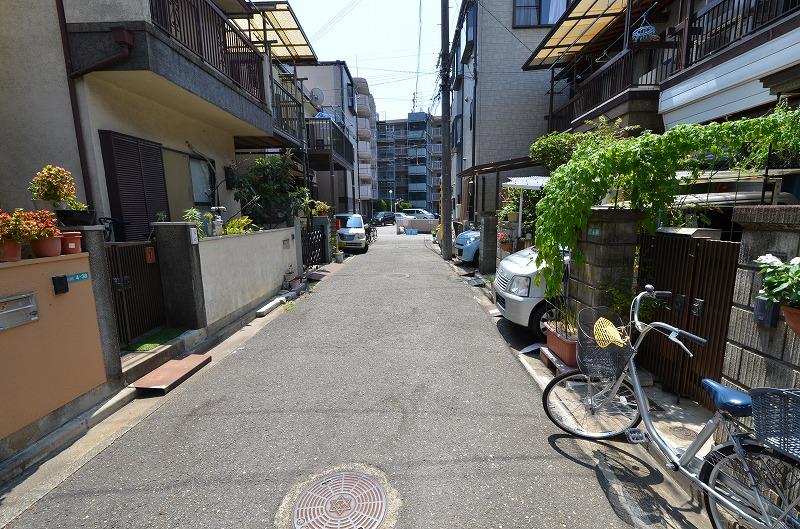 Local photos, including front road. Local (August 2013) Shooting