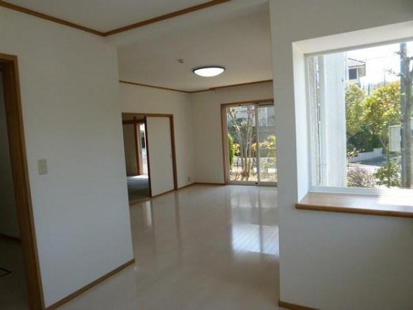 Living. About 19 quires of LDK